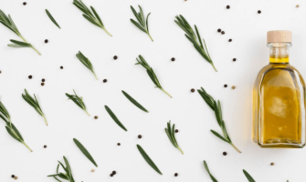 Biberiye Yağı: Doğadan Gelen Saç ve Cilt Bakımı